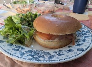 Une photo de Bagel à la truite fumée