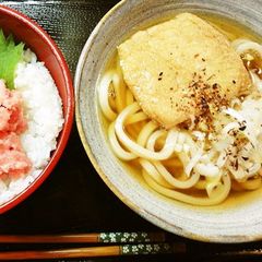 A picture of Easy Kansai-Style Kitsune Udon.