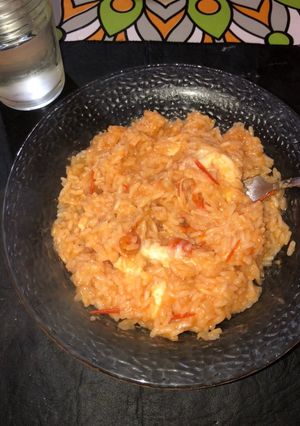 Una foto de Cena en 30’ 🍚🧅🫑🍅