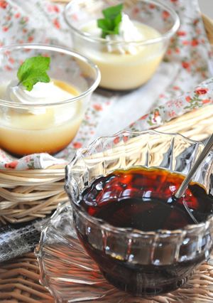 A picture of White Sugar Caramel Sauce.