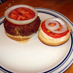 A picture of taisen's stuffed hamburgers.