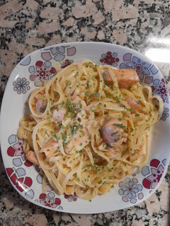 Una foto de Tallarines con salmón