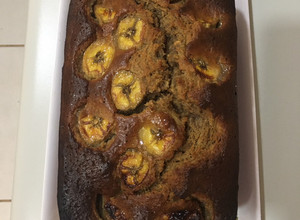 Una foto de Queque avena, plátano y chocolate