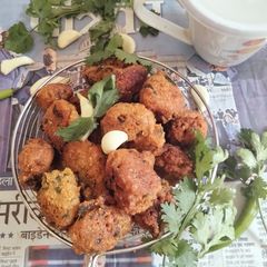 A picture of Instant methi na gota (methi pakoda).