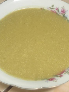 Una foto de Crema liviana de pollo y verduras