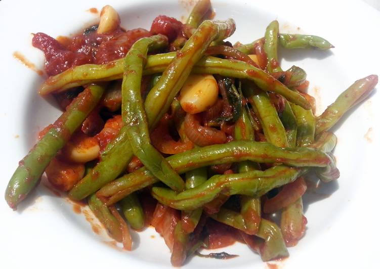 Step-by-Step Guide to Prepare Homemade Green Bean In Tomato Sauce