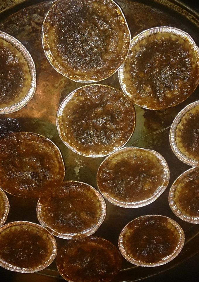 A picture of Simple butter tarts.