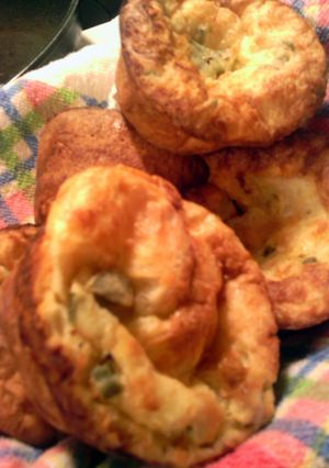 A picture of jalapeno & cheese popovers.