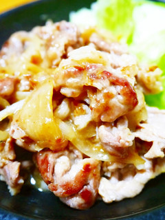 A picture of Stir-Fried Pork and Onion with Vinegar Sauce.