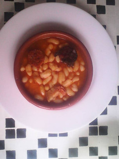 Una foto de Fabada asturiana