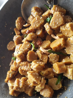 દૂધી ના મુઠીયા (Dudhi Muthia Recipe In Gujarati) રેસીપી મુખ્ય ફોટો