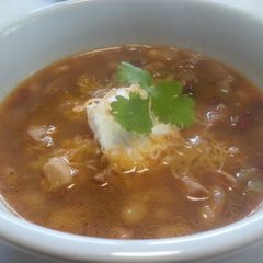 A picture of chicken chili.