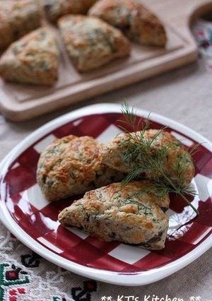 A picture of Cheddar, Dill, and Red Onion Scones.