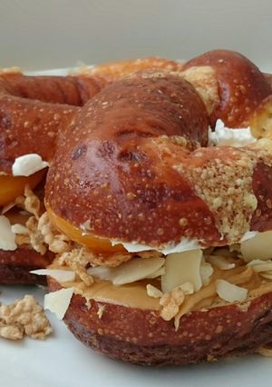 A picture of Peanut Butter And Cream Chesse Pretzel Sandwich.