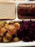 German Rouladen mit kartoffel und rotkohl