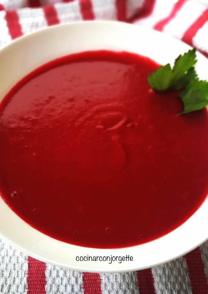 Una foto de Crema de remolacha