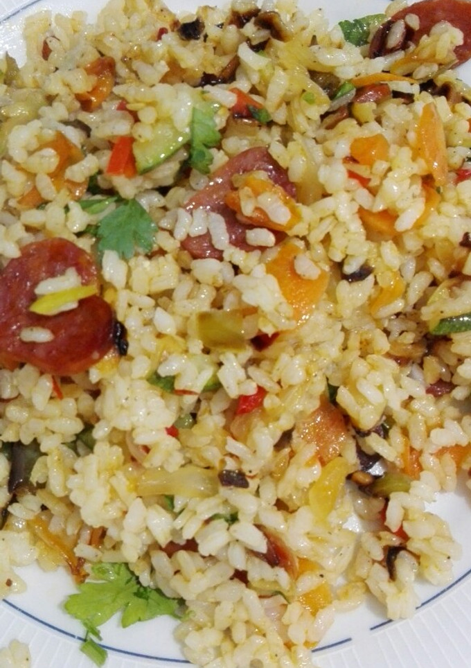 Una foto de Arroz con chorizo y Verduras