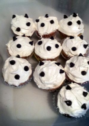 A picture of Chocolate chip cup cake.