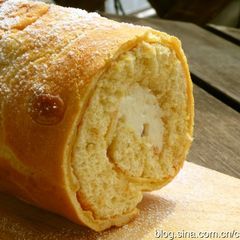 A picture of Italian Roll Cake.