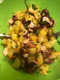 Insalata di polipo tradizionale con patate prezzemolo e olive taggiasche