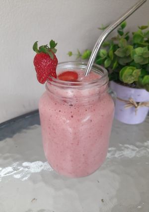 Foto resep Strawberry Banana Smoothies