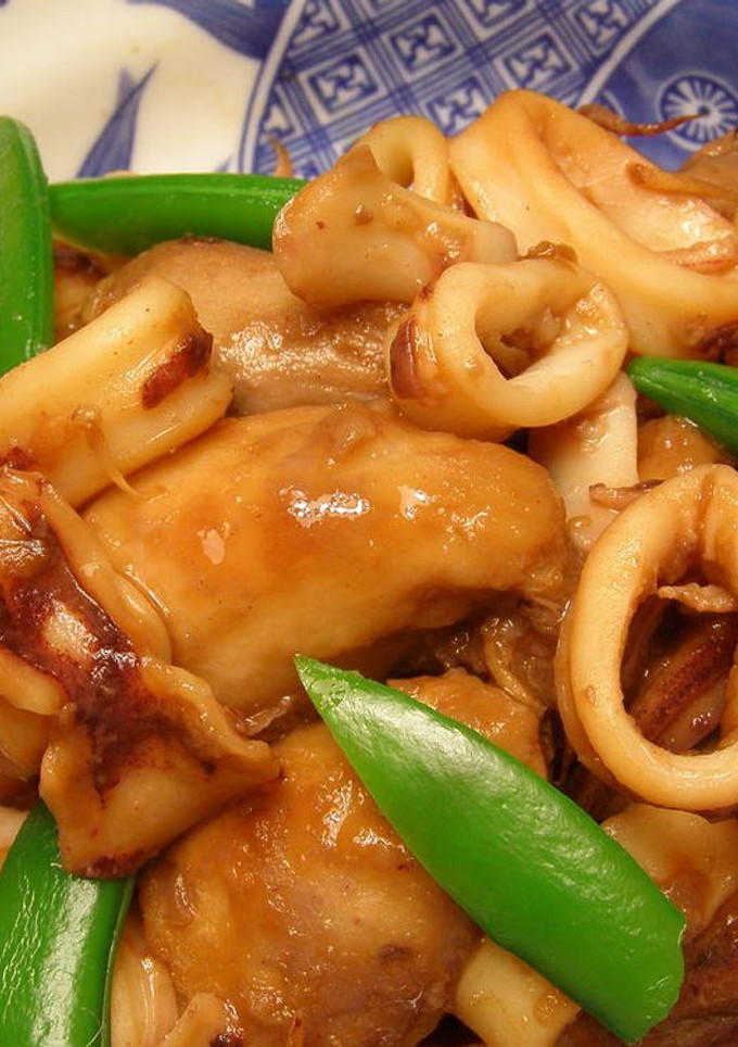 A picture of Easy Simmered Taro Roots and Squid.