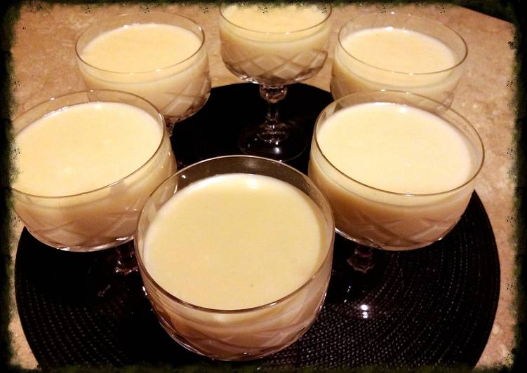 Homemade vanilla pudding