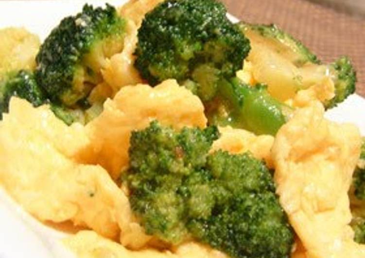 Stir-Fried Broccoli and Eggs