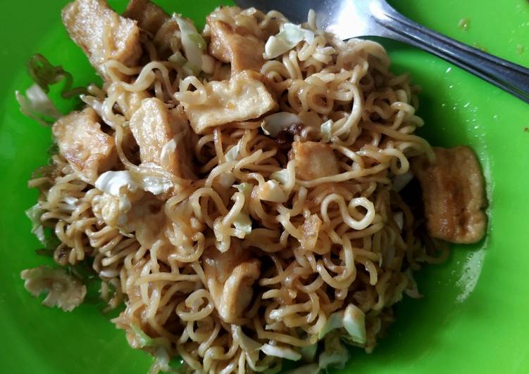 Langkah Mudah untuk Membuat Mie goreng tahu kecap Anti Gagal