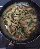 Còn gì nấu đấy   Ức gà xào hành tây