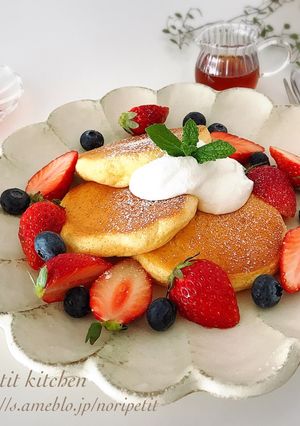 A picture of Easy Fluffy Soufflé Pancakes with Pancake Mix.
