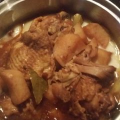 A picture of Filipino Chicken Adobo.