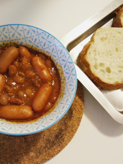 A picture of Sir's Carne with hotdog Bread.