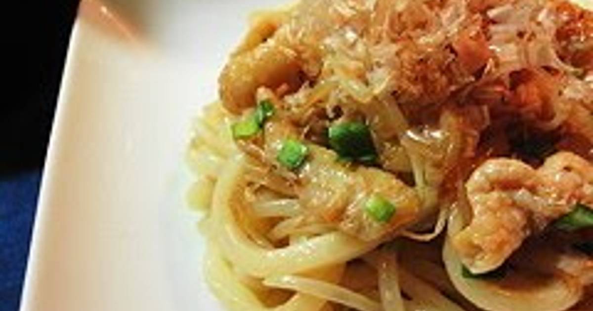 Inexpensive StirFried Udon Noodles with Garlic Soy Sauce Recipe by cookpad.japan Cookpad