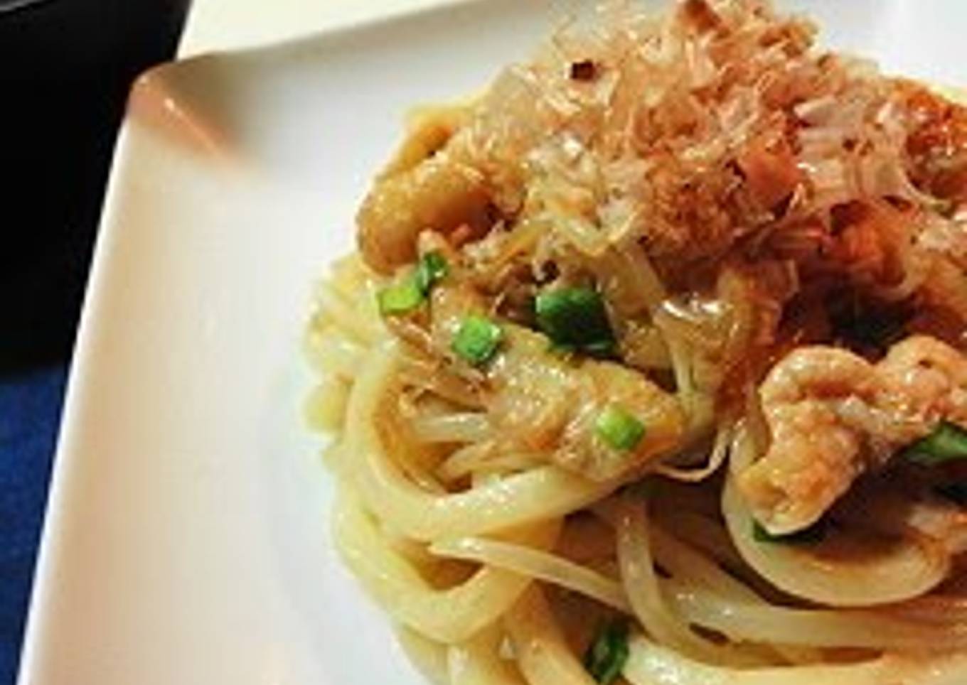 Inexpensive Stir-Fried Udon Noodles with Garlic Soy Sauce