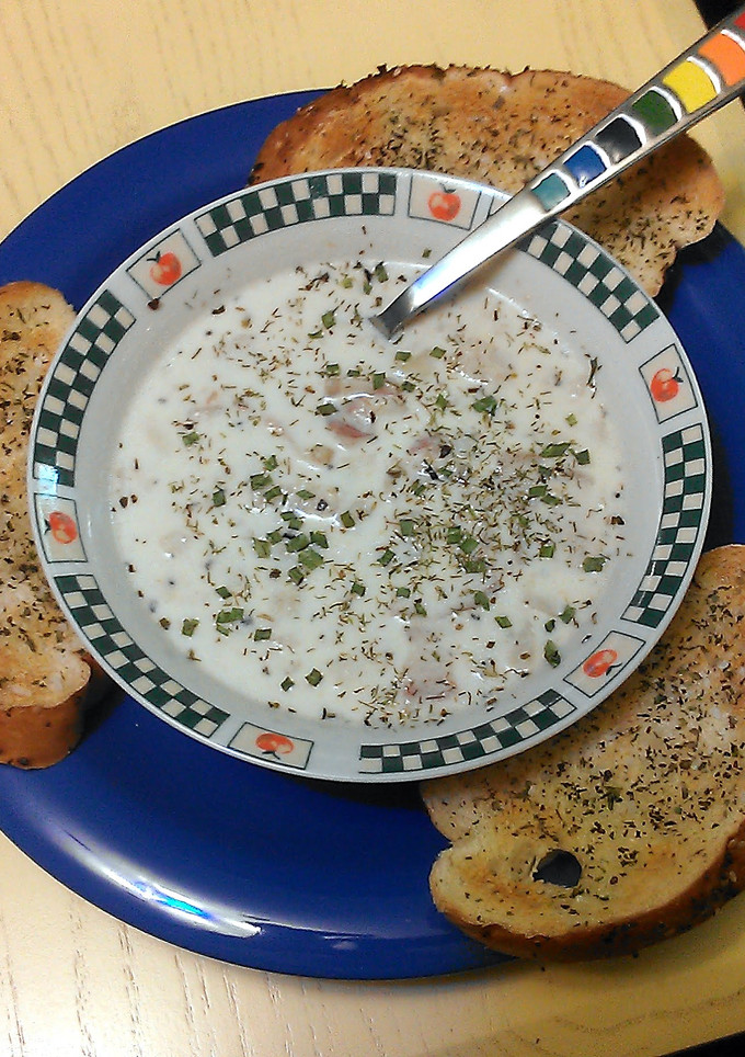 A picture of Clam Chowder (Maine-Style).