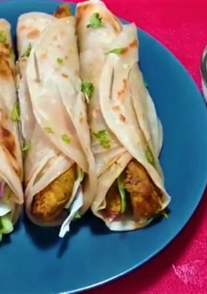 A picture of Chicken paratha roll.