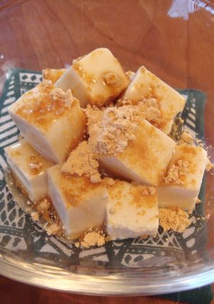 A picture of Kuzumochi-Style Tofu Dessert.