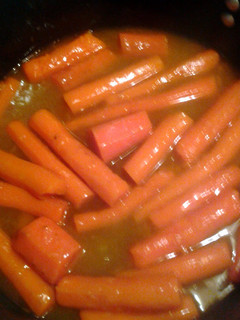 A picture of carrots in mirin.
