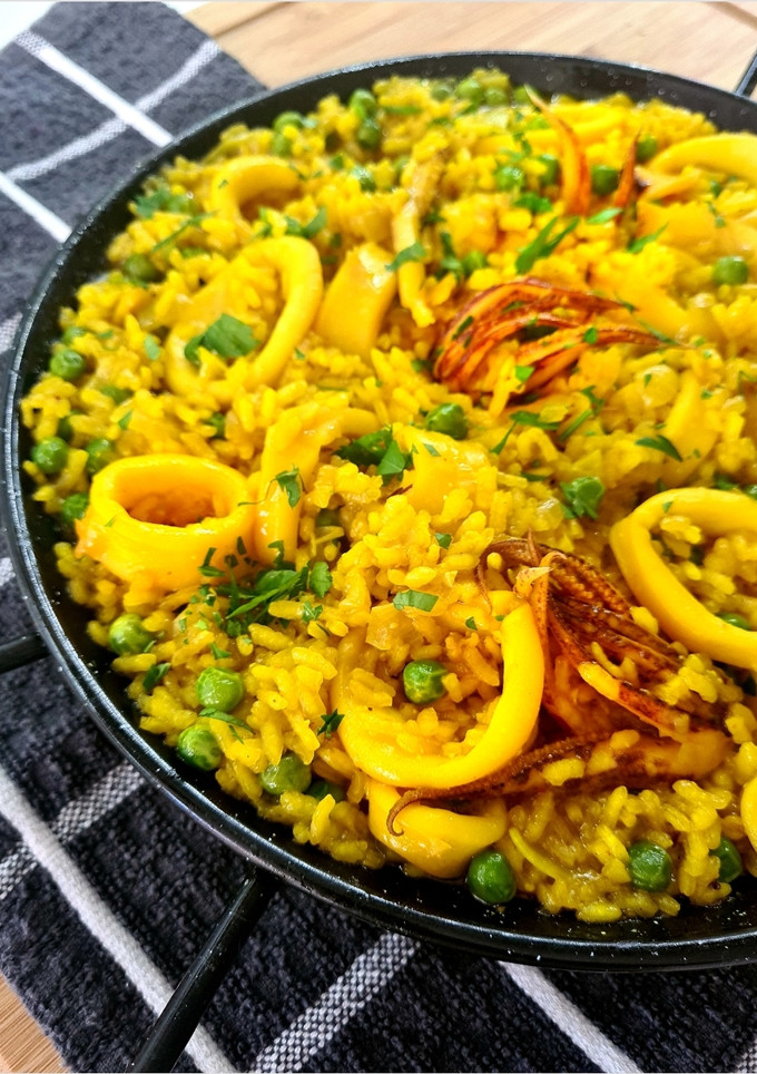 Una foto de Arroz con calamares