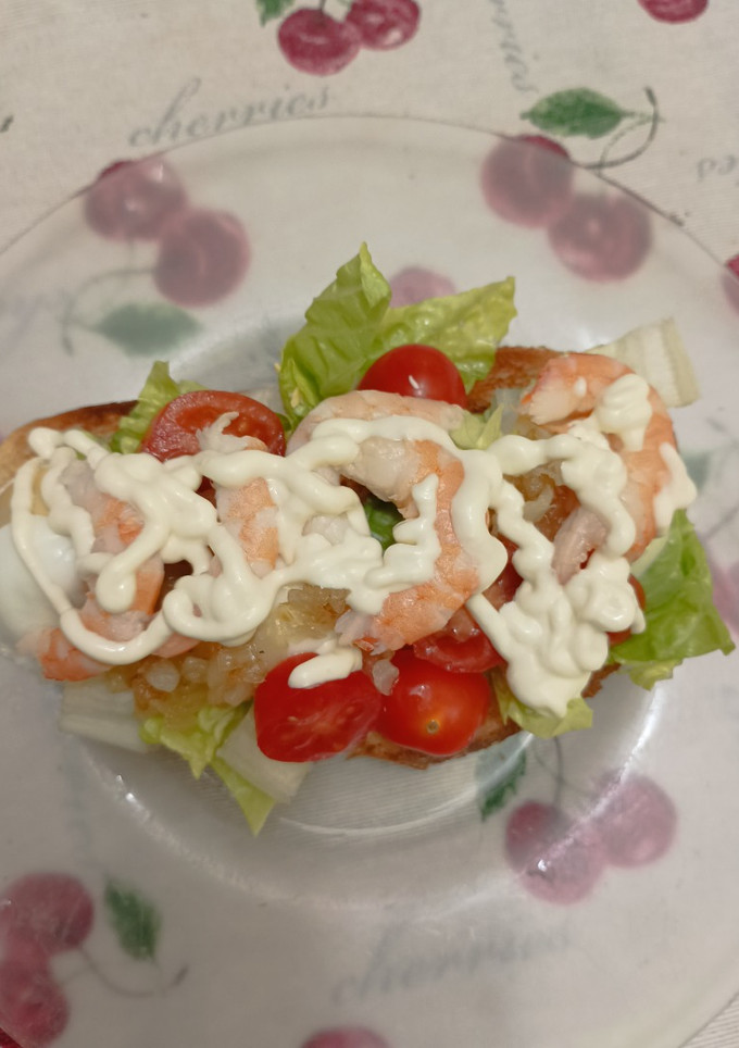 Una foto de Tostada o canapé de gambas