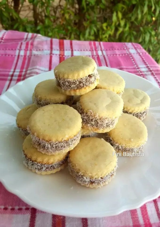 Una foto de Saludables alfajores con dulce de dátiles