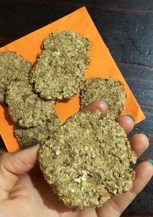 Una foto de Galletitas de avena veganas 🍪| Receta de 2 ingredientes