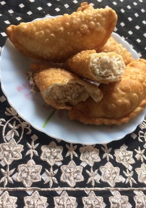 A picture of Gujarati Sweet DishGhughra.