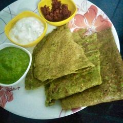 A picture of Moong Dal cheela.