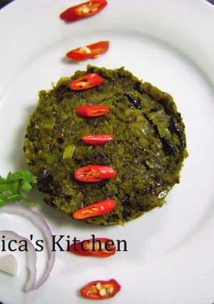 A picture of Lau Er Khosha Bata (Bottle Gourd Peel Chutney - Bengali Style).