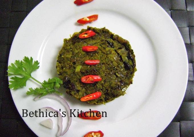 Lau Er Khosha Bata (Bottle Gourd Peel Chutney - Bengali Style)