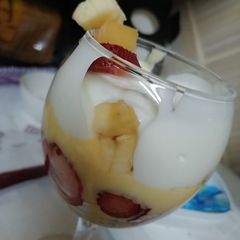 A picture of Creamy Fruit chaat glass 🍧.