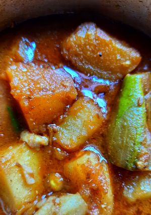 আলু পটল কুমড়োর ডালনা (alu potol kumror dalna recipe in Bengali) রেসিপির প্রধান ছবি