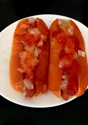 A picture of My Bockwurst Sausage Hot Dogs with Sweet Chilli Sauce.🤩.